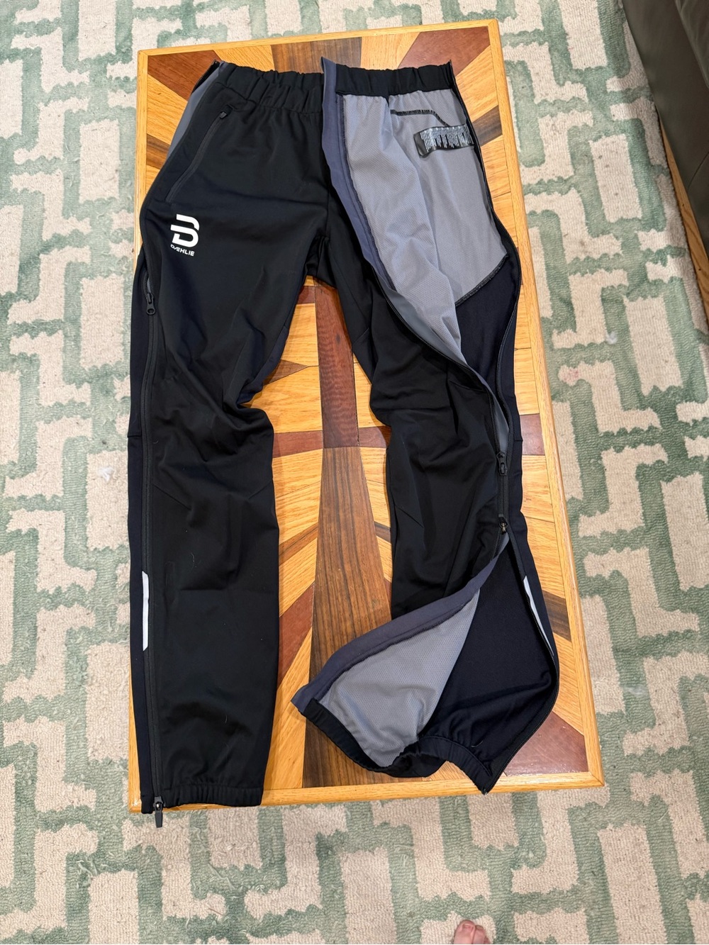 Full-Zip Dæhlie R1 Ride Line Legacy Model - Women’s Med, Rarely Worn